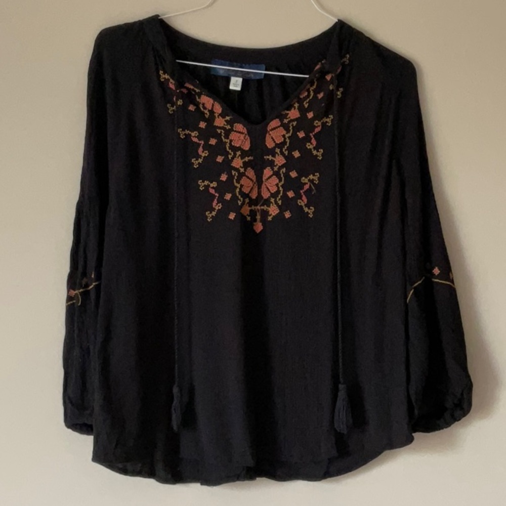Black Flowy long sleep top with tassels